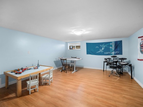 1140 20Th Street W, North Vancouver, BC 