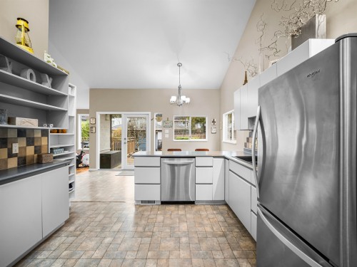 1140 20Th Street W, North Vancouver, BC 