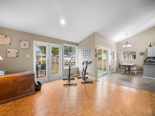 1140 20Th Street W, North Vancouver, BC 