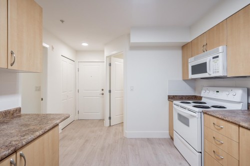 303-3423 Hastings Street E, Vancouver, BC 