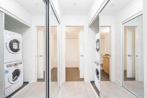 303-3423 Hastings Street E, Vancouver, BC 