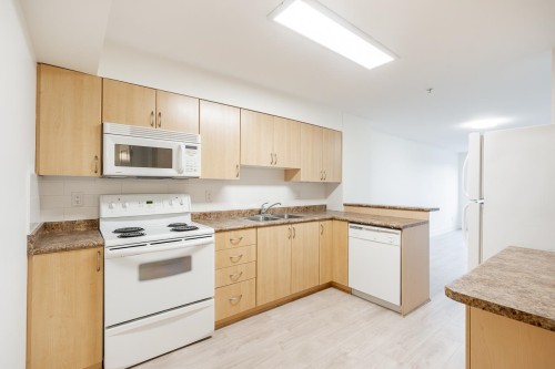 303-3423 Hastings Street E, Vancouver, BC 