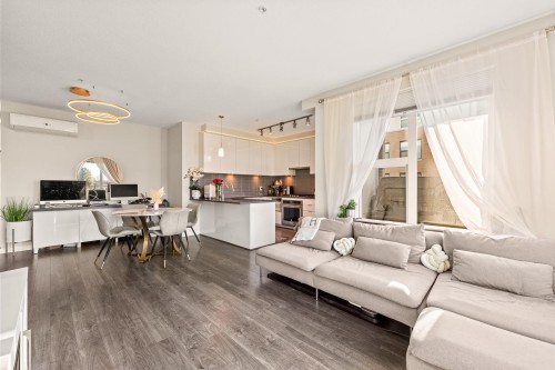 215-9388 Tomicki Avenue, Richmond, BC 