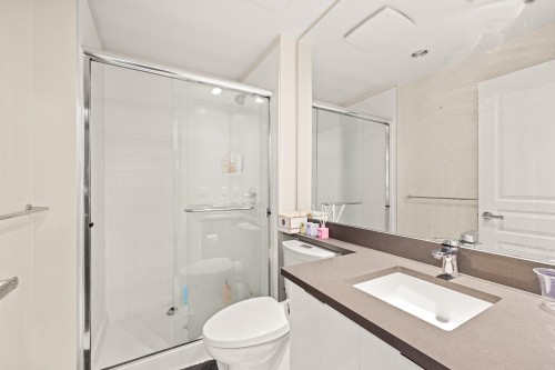 215-9388 Tomicki Avenue, Richmond, BC 