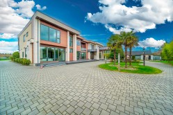 11491 Blundell Road  Richmond, BC V6Y 1L4