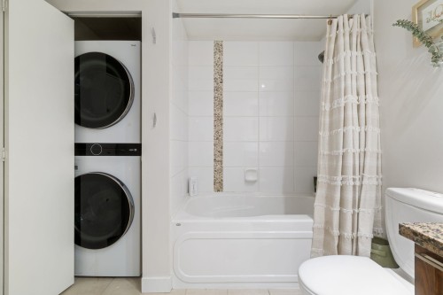 608-2228 Broadway W, Vancouver, BC 