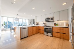 1104-235 Guildford Way  Port Moody, BC V3H 5L8