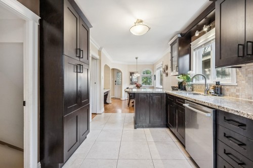 2819 13Th Avenue W, Vancouver, BC 