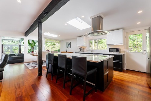 5651 Westhaven Road  West Vancouver, BC V7W 1T5