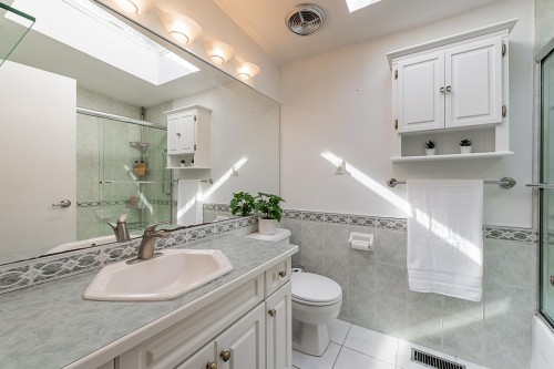 5651 Westhaven Road, West Vancouver, BC 