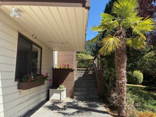 5651 Westhaven Road, West Vancouver, BC 