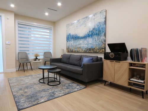 2828 Cheyenne Avenue, Vancouver, BC 