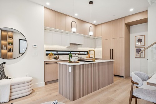 1-448 20Th Avenue W, Vancouver, BC 