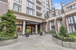 704-155 1st Street W North Vancouver, BC V7M 3N8