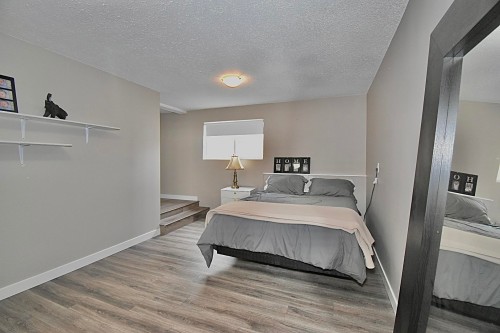 6135 Fairway Avenue, Sechelt, BC 