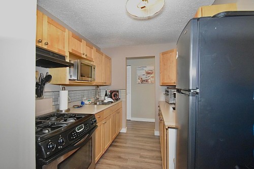 6135 Fairway Avenue, Sechelt, BC 