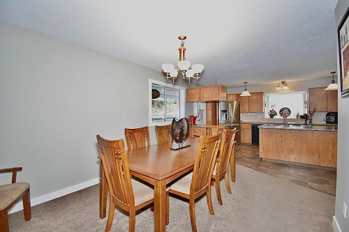 6135 Fairway Avenue, Sechelt, BC 