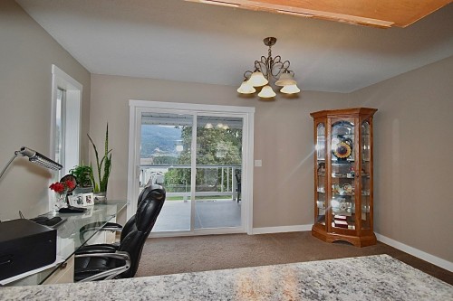 6135 Fairway Avenue, Sechelt, BC 