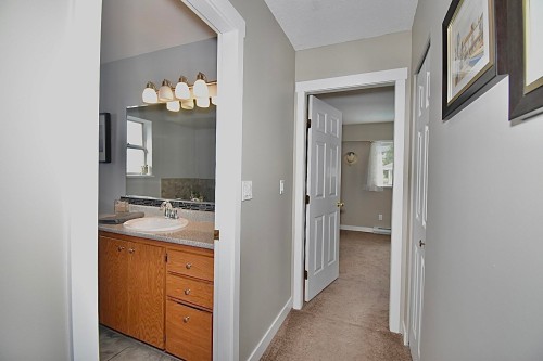 6135 Fairway Avenue, Sechelt, BC 