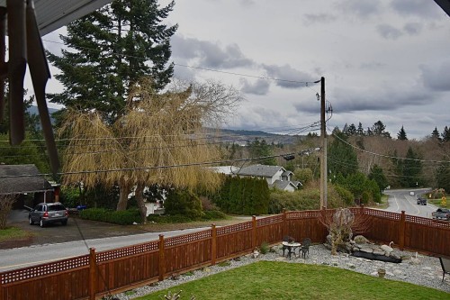 6135 Fairway Avenue, Sechelt, BC 