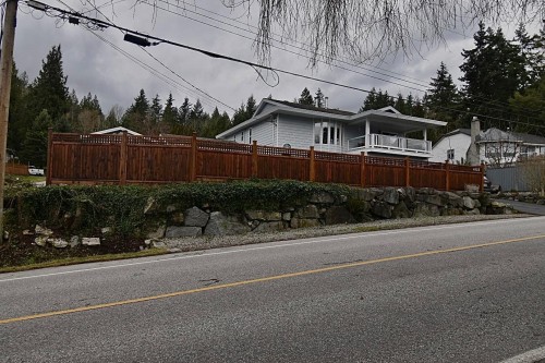 6135 Fairway Avenue, Sechelt, BC 