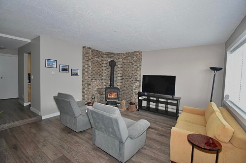 6135 Fairway Avenue, Sechelt, BC 