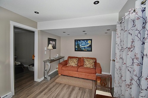 6135 Fairway Avenue, Sechelt, BC 