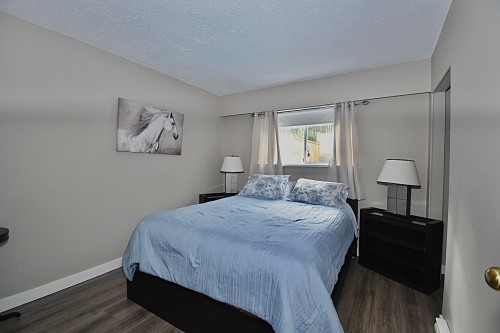 6135 Fairway Avenue, Sechelt, BC 