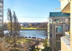 1406 Harwood Street  Vancouver, BC V6G 1X5