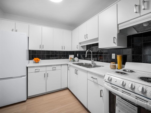 313-975 Broadway E, Vancouver, BC 