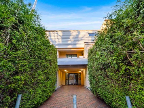 313-975 Broadway E, Vancouver, BC 