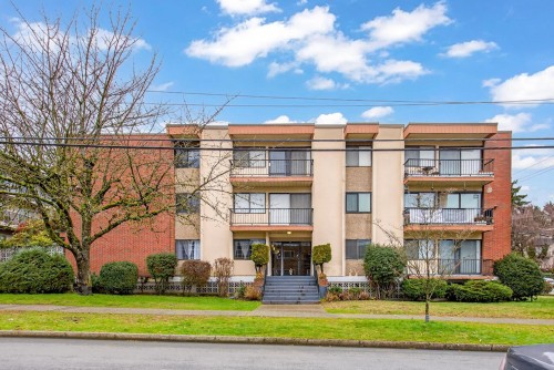 208-505 Ninth Street, New Westminster, BC 