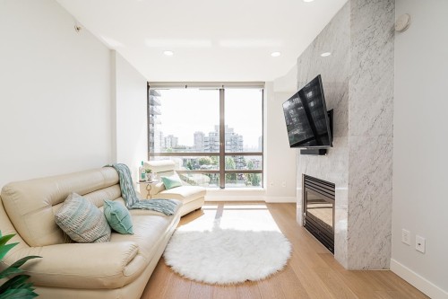 1002-170 1St Street W, North Vancouver, BC 