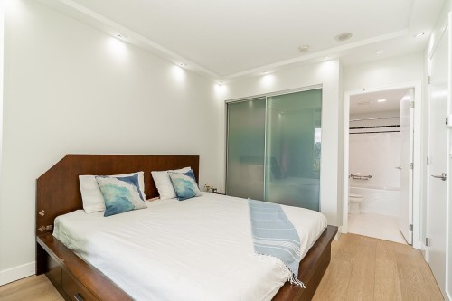 1002-170 1St Street W, North Vancouver, BC 