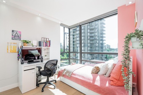 1002-170 1St Street W, North Vancouver, BC 