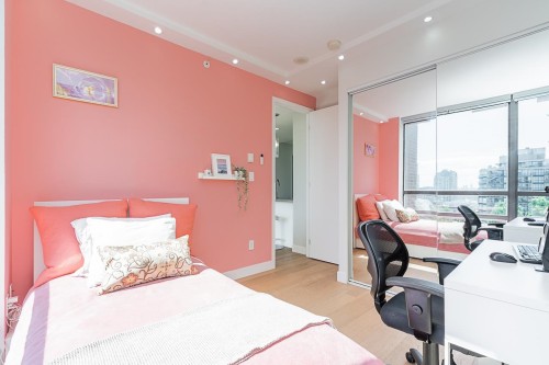 1002-170 1St Street W, North Vancouver, BC 