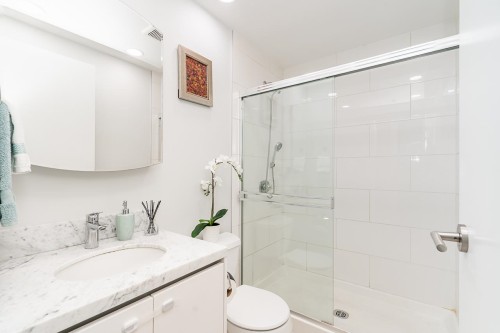 1002-170 1St Street W, North Vancouver, BC 