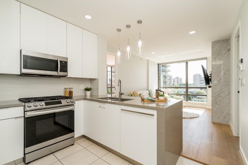 1002-170 1St Street W, North Vancouver, BC 