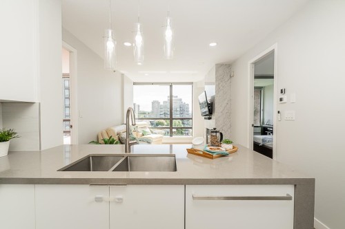 1002-170 1St Street W, North Vancouver, BC 