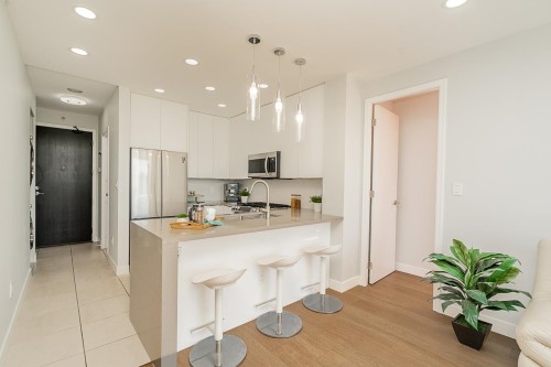 1002-170 1St Street W, North Vancouver, BC 