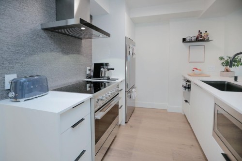 703-1288 Alberni Street  Vancouver, BC V6E 4N5