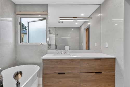 5551 Floyd Avenue, Richmond, BC 