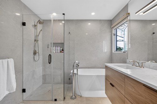 5551 Floyd Avenue, Richmond, BC 