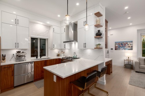 959 13Th Avenue E, Vancouver, BC 