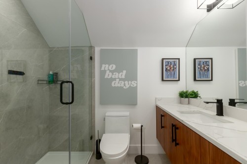 959 13Th Avenue E, Vancouver, BC 