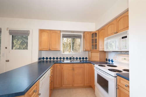 712 Macintosh Street, Coquitlam, BC 