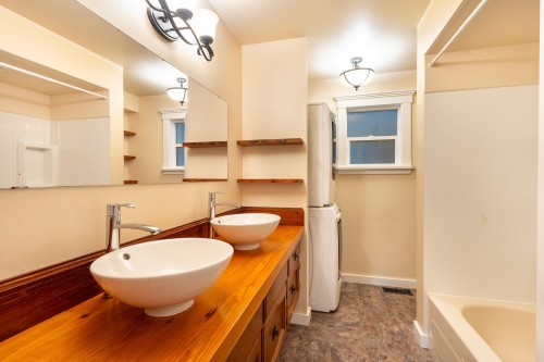 5080 Sunshine Coast Highway, Sechelt, BC 