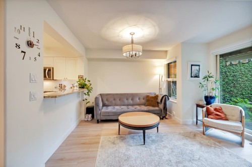 18-1550 Larkhall Crescent, North Vancouver, BC 