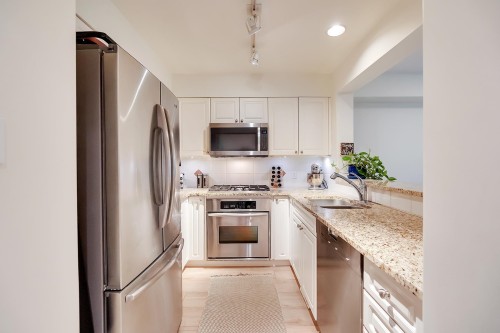 18-1550 Larkhall Crescent, North Vancouver, BC 