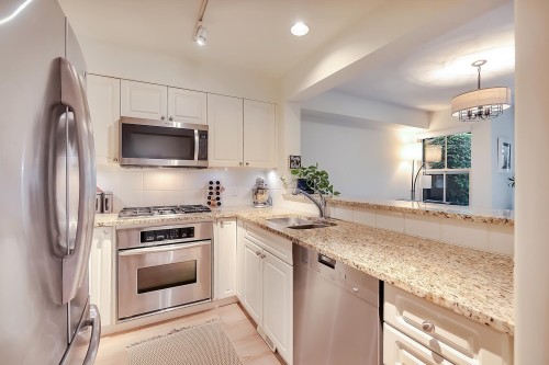 18-1550 Larkhall Crescent, North Vancouver, BC 